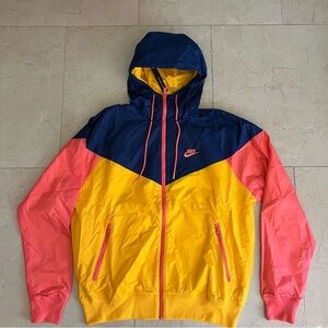 Nike Men's Sportswear Windrunner Hooded Windbreaker AR2191-739